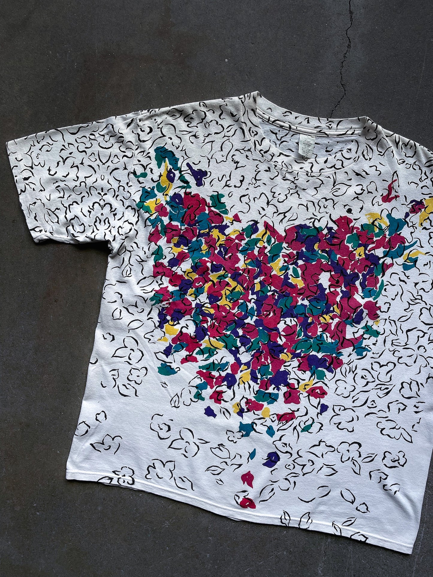 90’s All-Over Block Print Floral T-Shirt—[L]