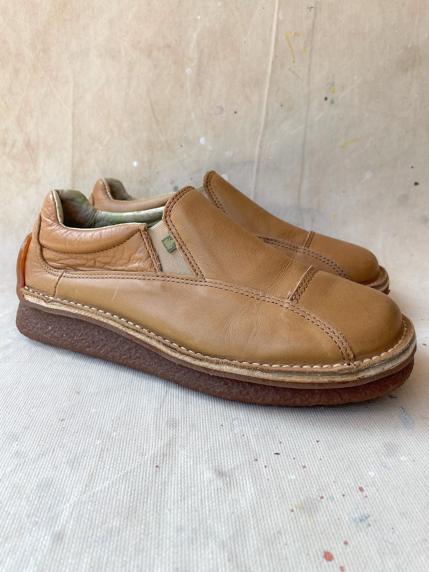 SLIP ON LEATHER SHOES—[7W]