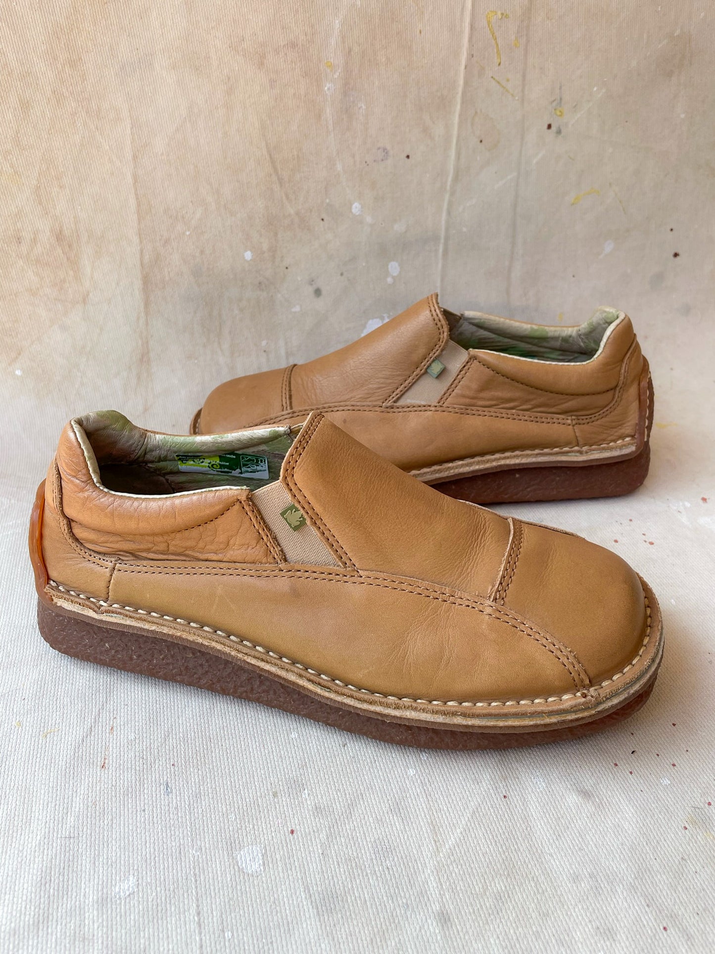 SLIP ON LEATHER SHOES—[7W]