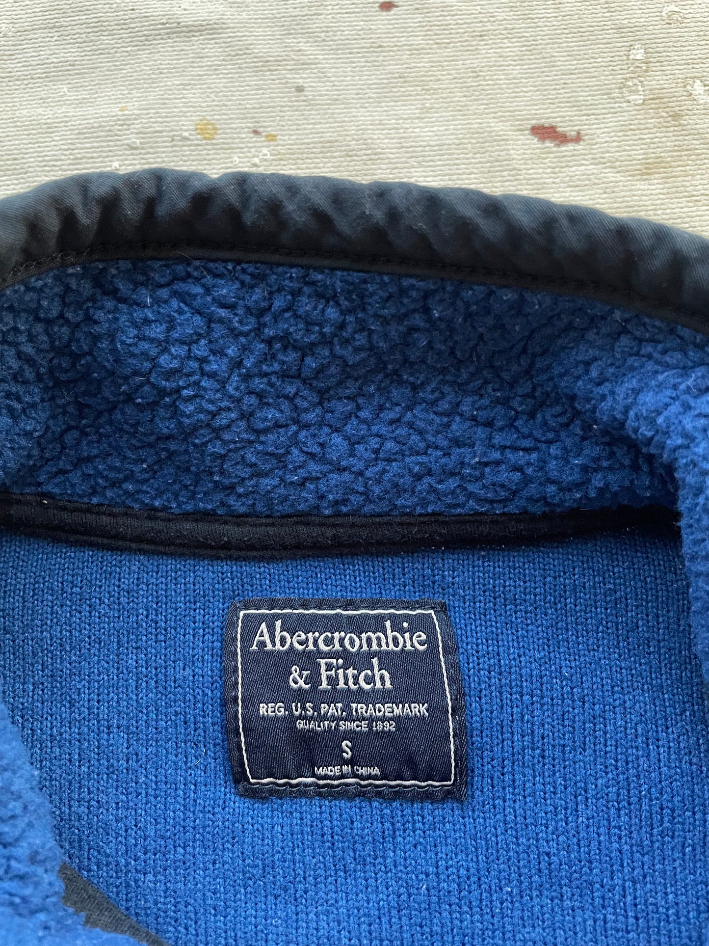 Abercrombie & Fitch Snap-T Fleece—[S/M]