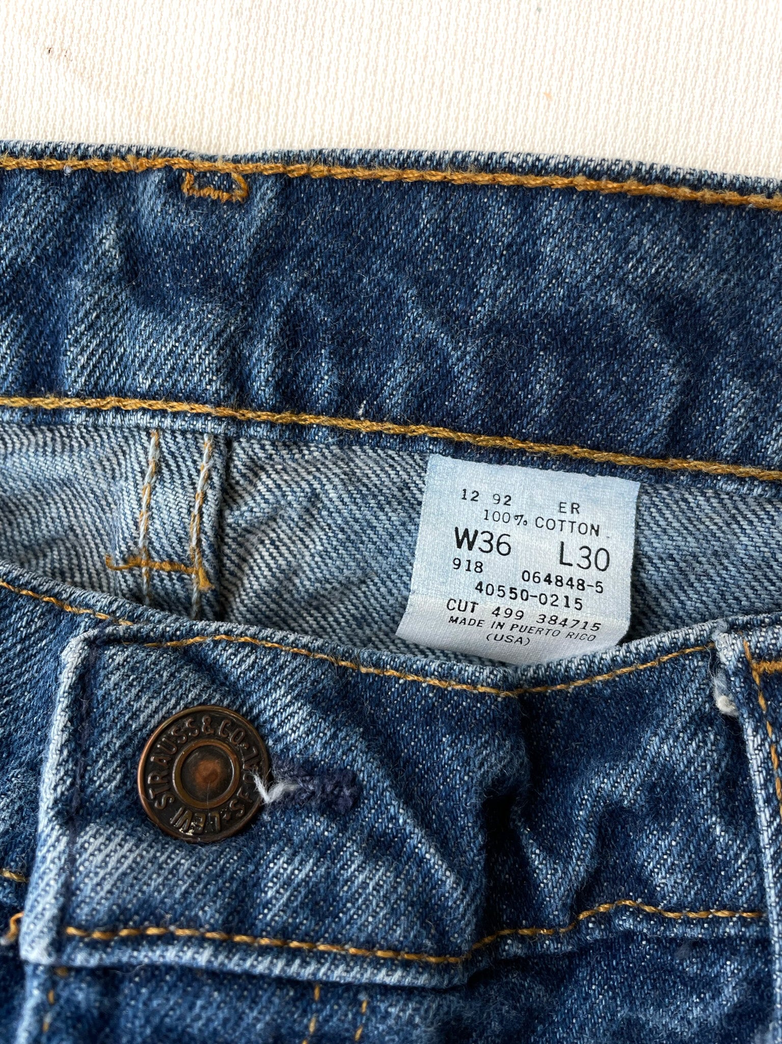 Orange tab levis 550 best sale