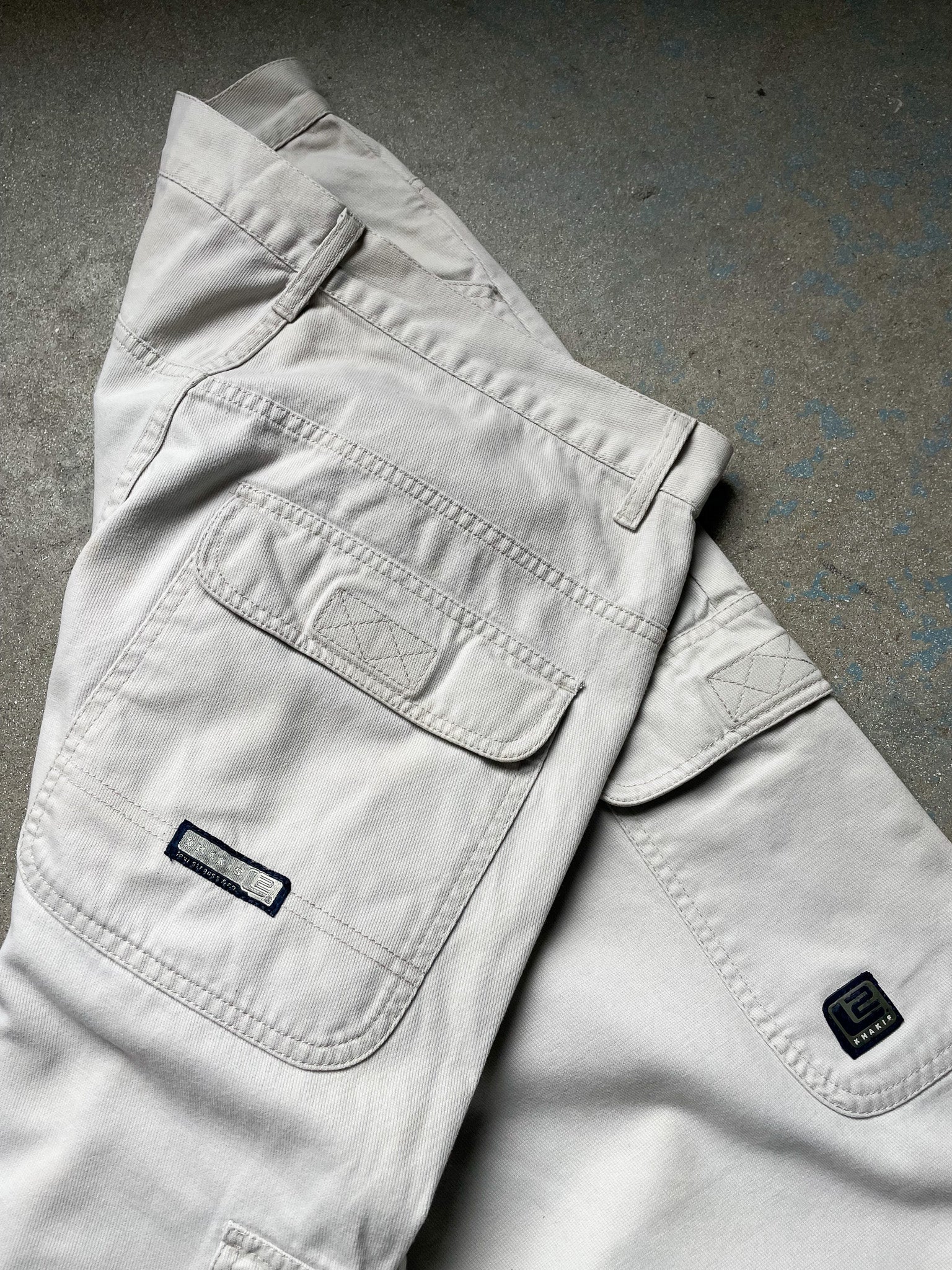 90's Levi's L2 Cargo Khaki Pants—[34x31] – mahshu