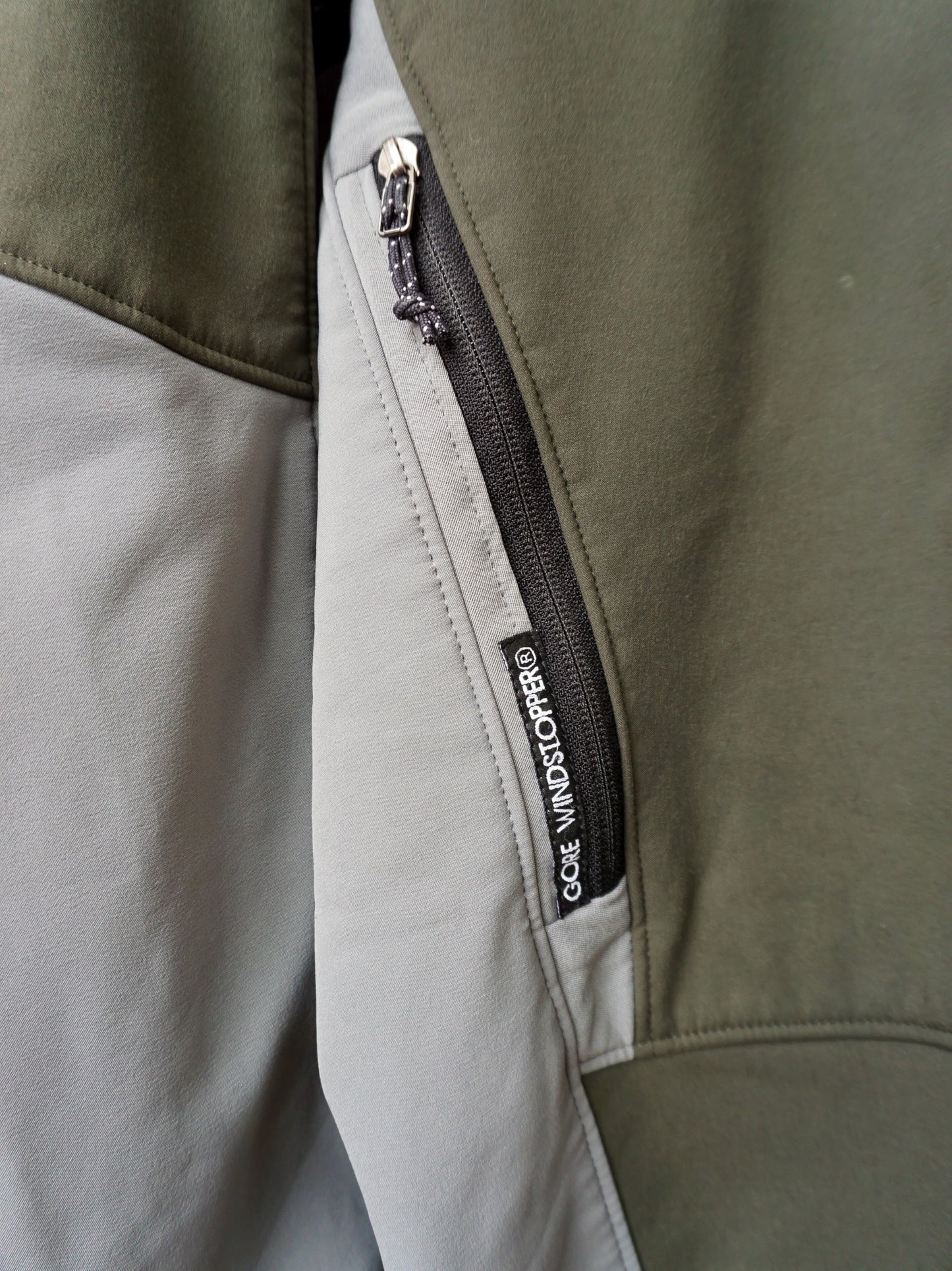 Mountain Hardware Softshell Goretex Jacket—[L]