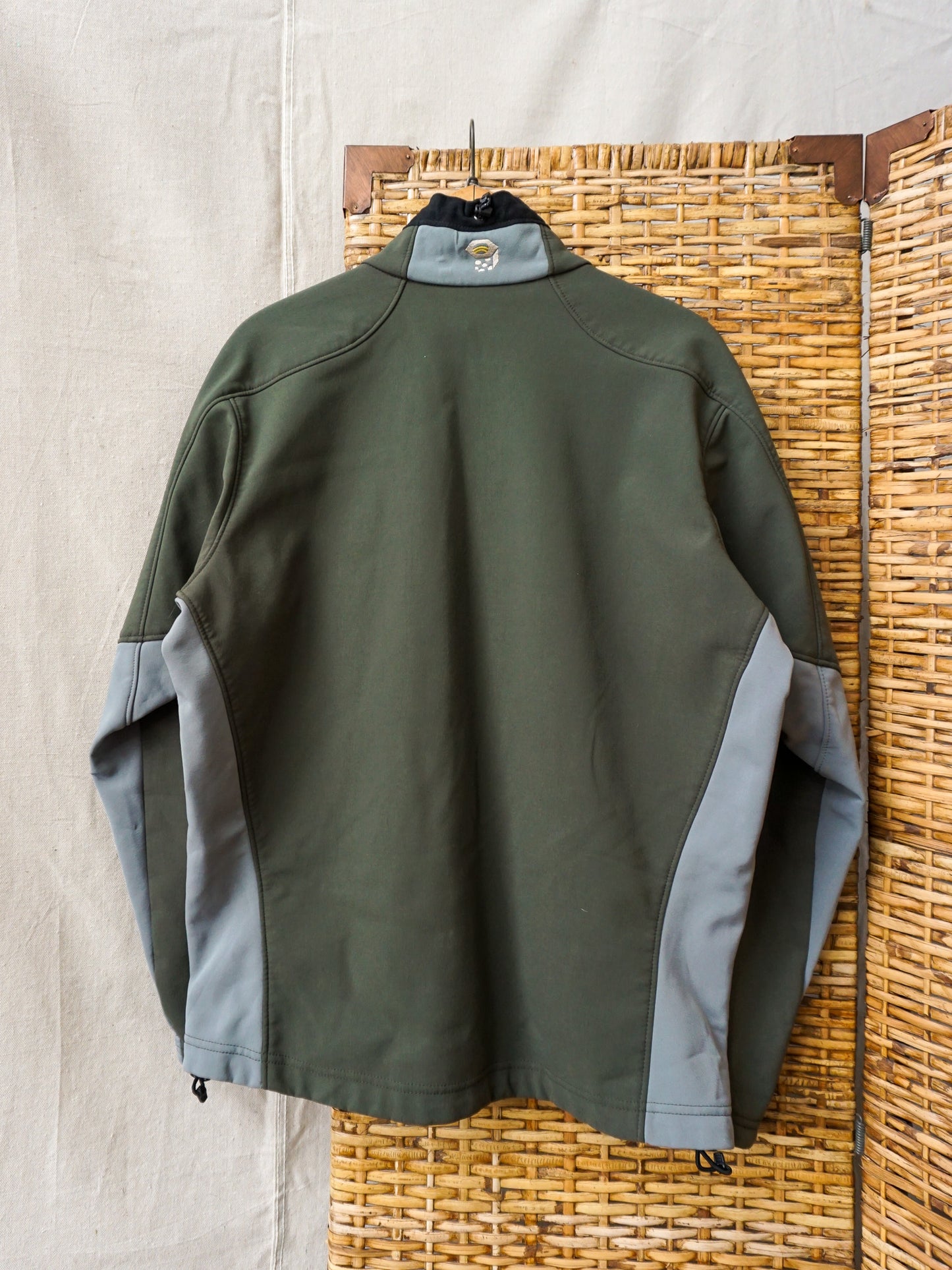 Mountain Hardware Softshell Goretex Jacket—[L]