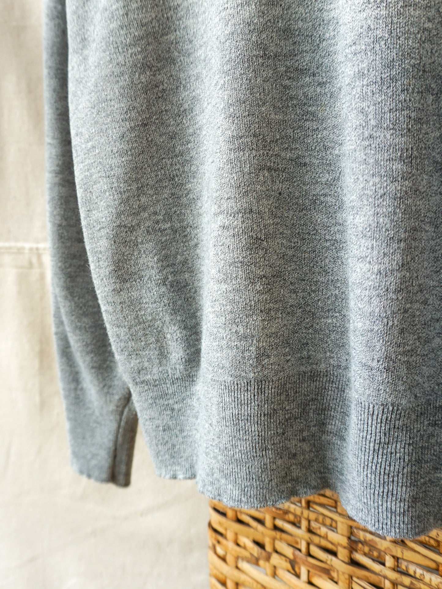 London Fog V-Neck Sweater—[M]