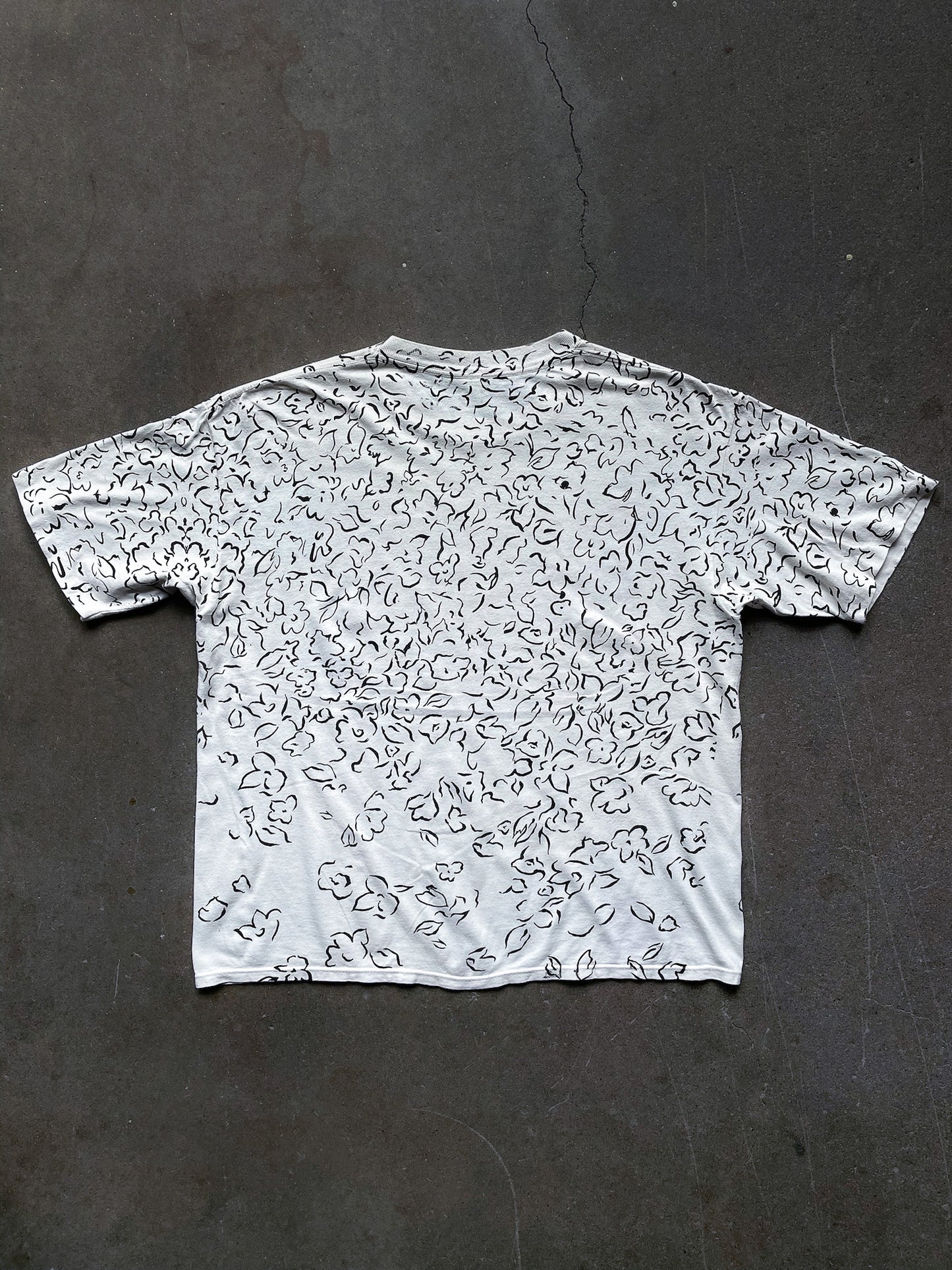 90’s All-Over Block Print Floral T-Shirt—[L]