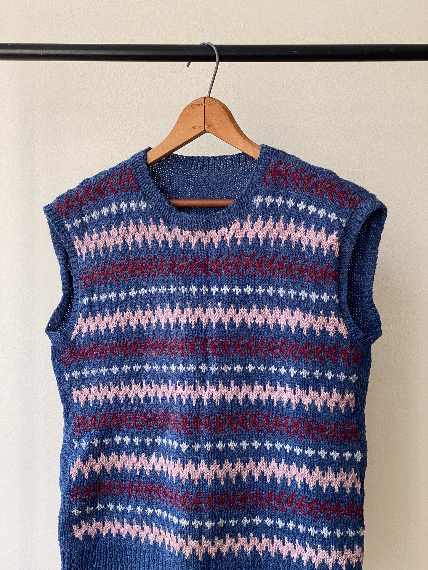 Handmade Patterned Sweater Vest—[M]