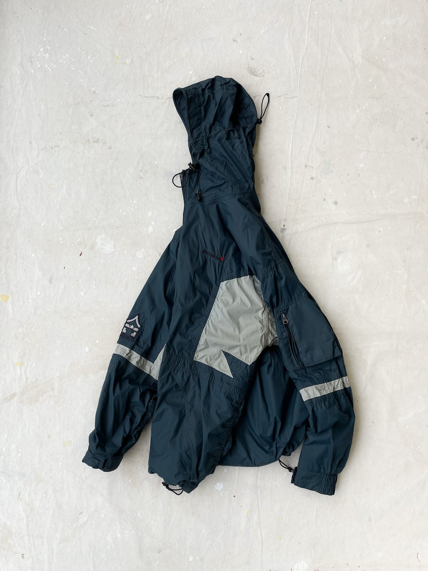 Grenade Gloves Snowboard Jacket—[L]