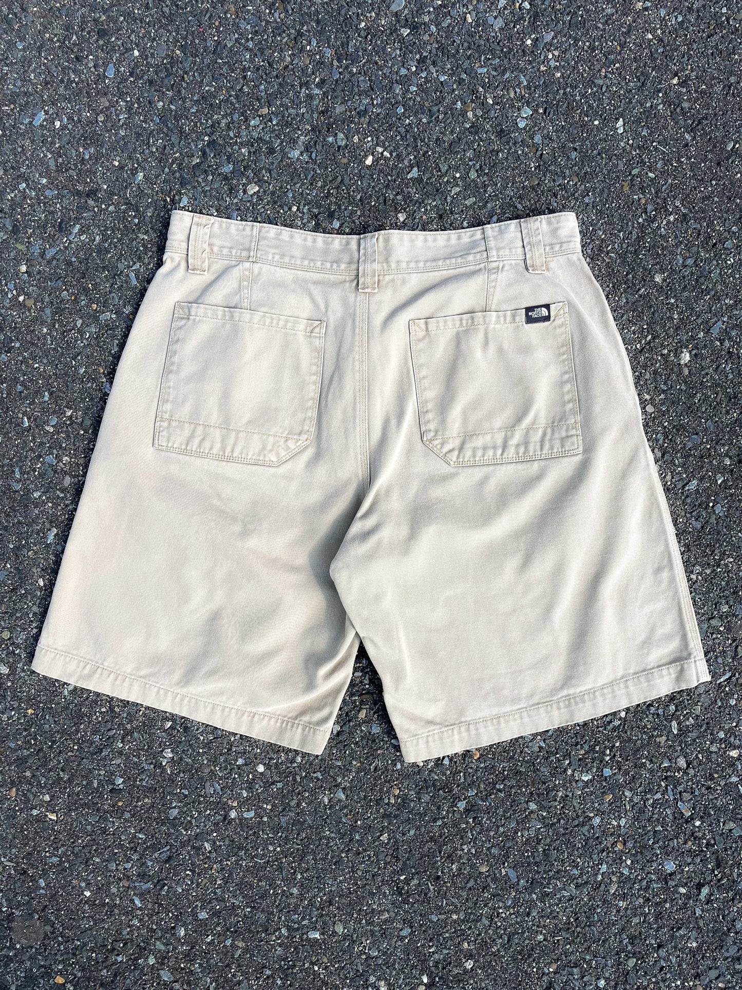 THE NORTH FACE SHORTS—[34]
