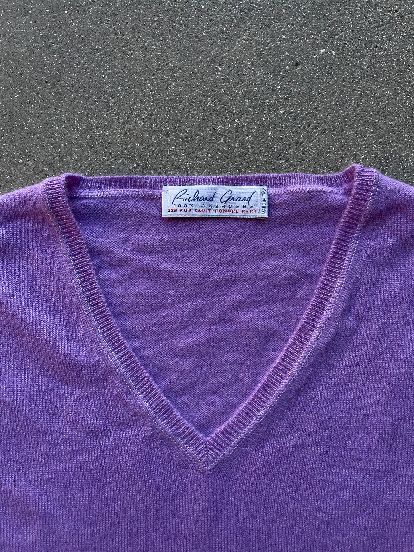 Richard Grand Cashmere V Neck Sweater—[M]