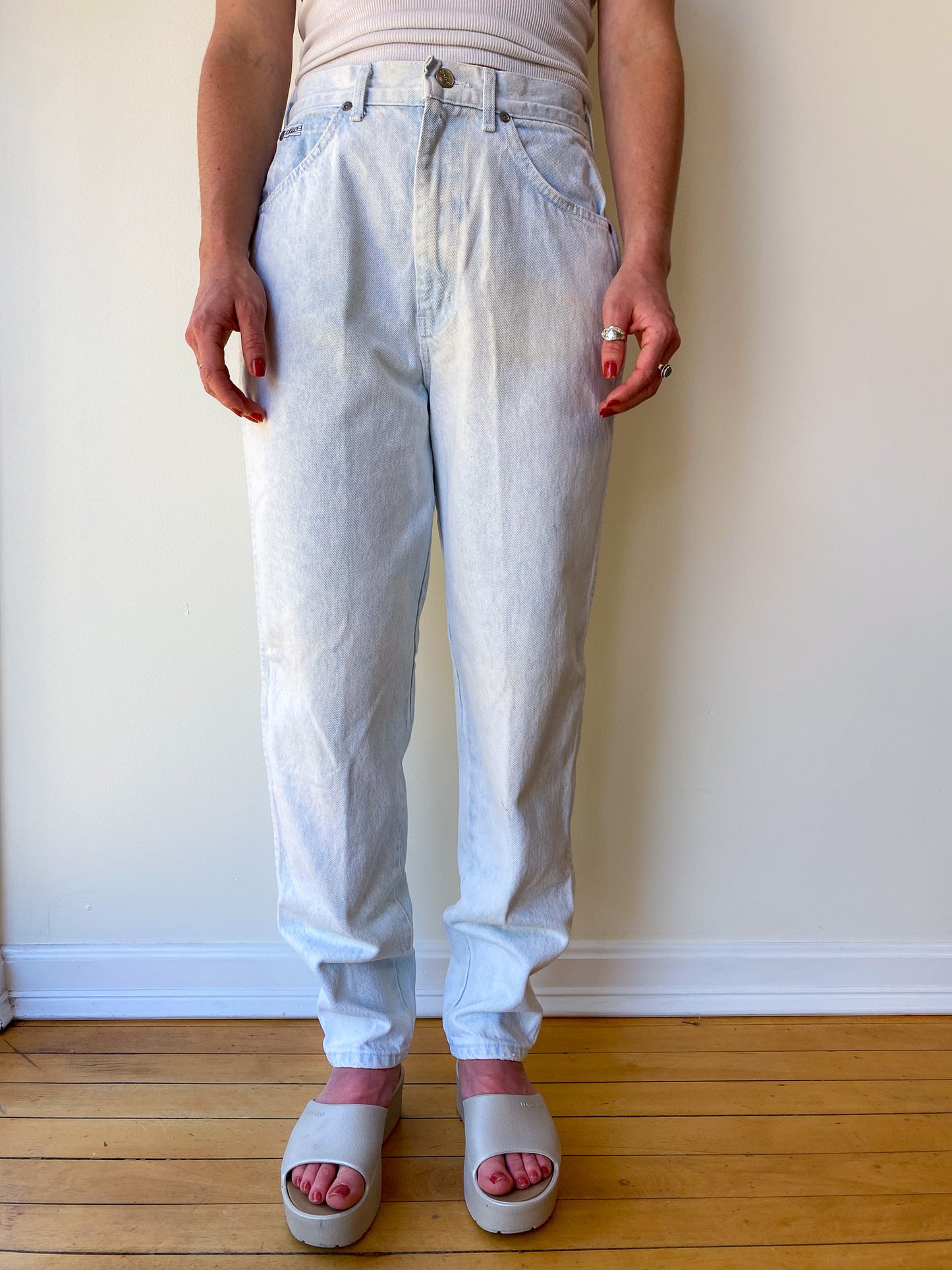 Bleach Wash Chic Jeans—[26X29]