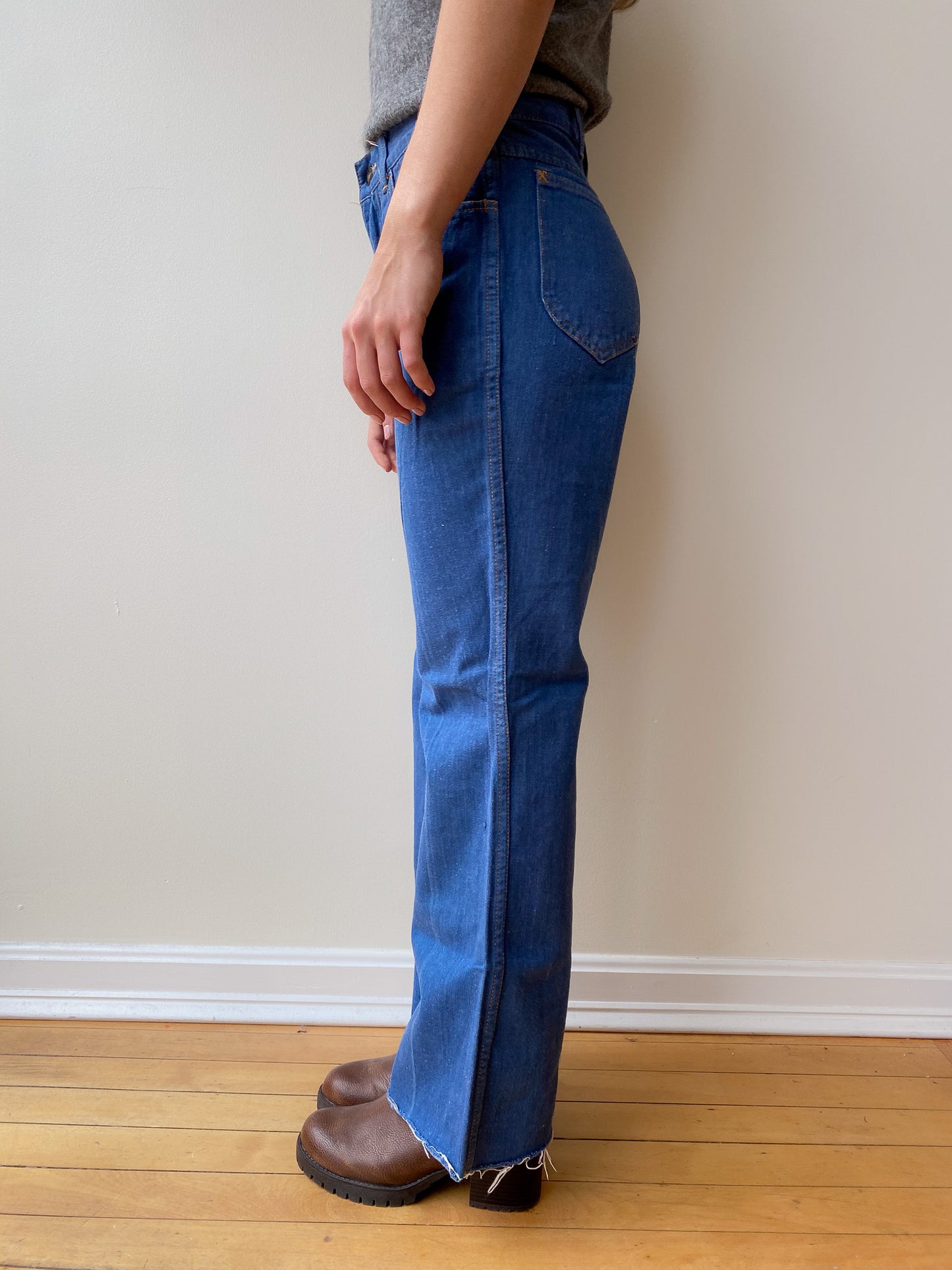 Frayed Hem Team Jeans—[28x28]