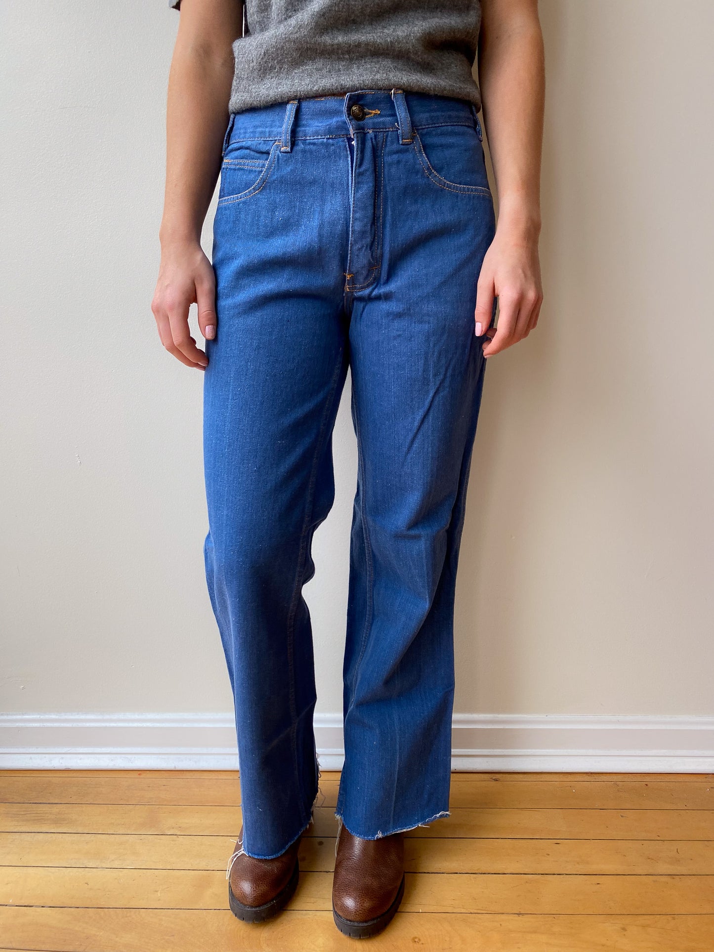 Frayed Hem Team Jeans—[28x28]