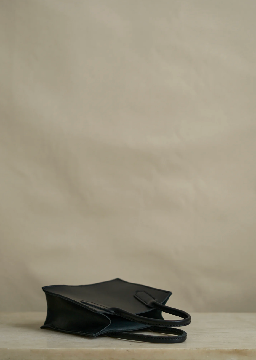 Dock Bag in Latigo Black—[Petite]