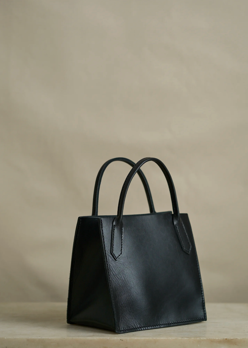 Dock Bag in Latigo Black—[Standard]