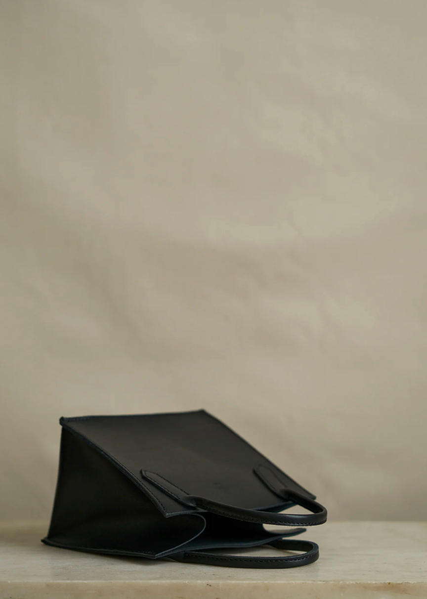 Dock Bag in Latigo Black—[Standard]