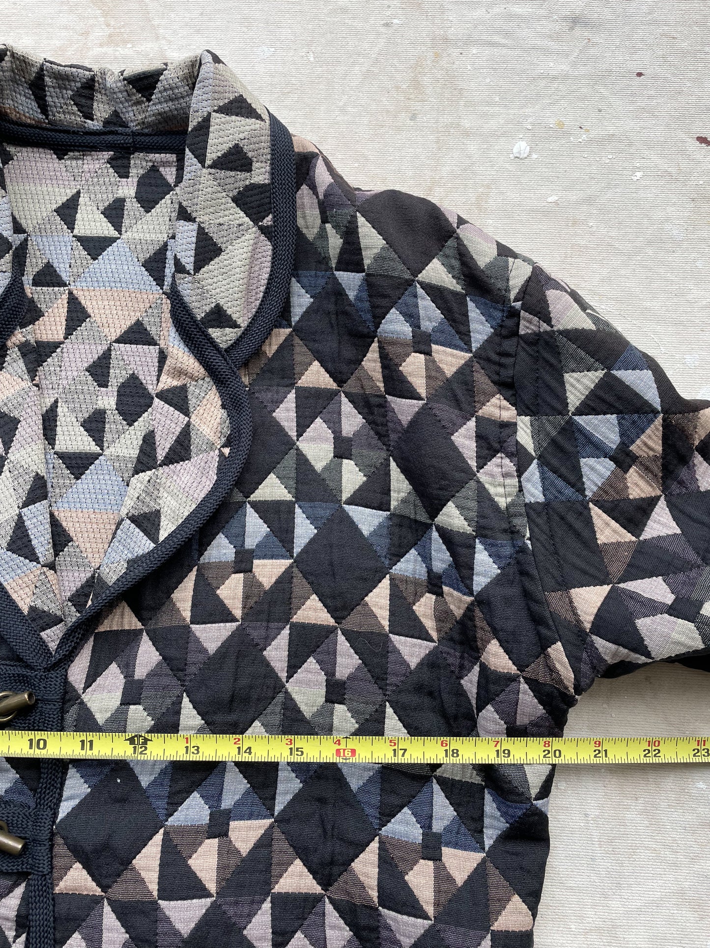 REVERSIBLE ABSTRACT JACKET—MULTI [M]