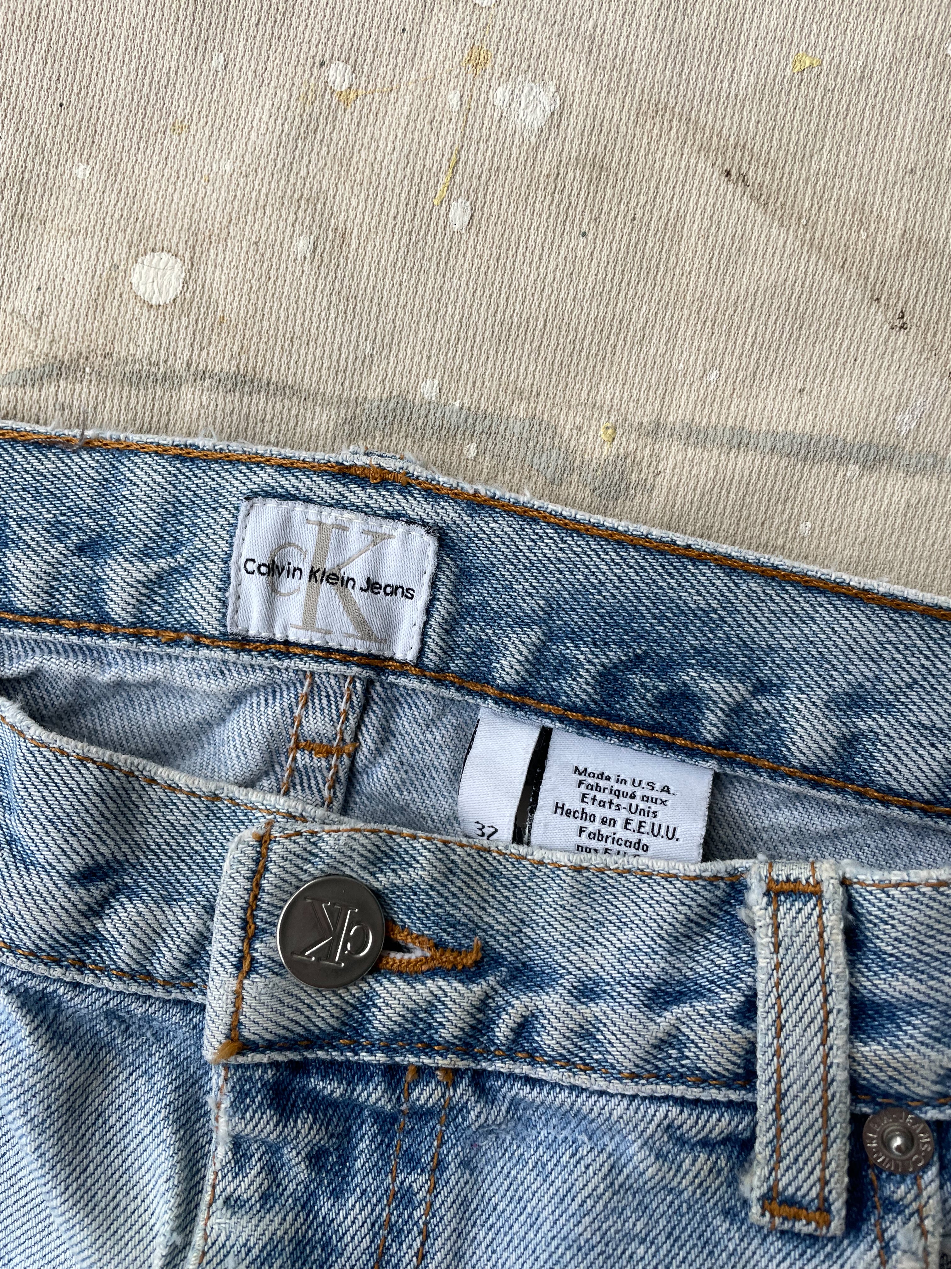 Calvin klein outlet distressed jeans