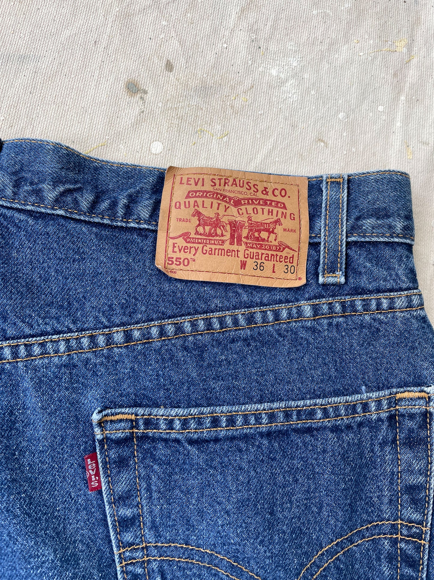 90's Levi's 550 Medium Wash Jeans—[36x30]