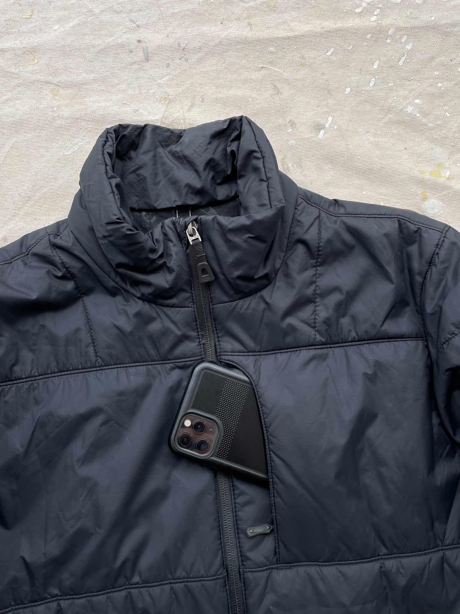 OAKLEY ZIP PUFFER JACKET—BLACK [M]