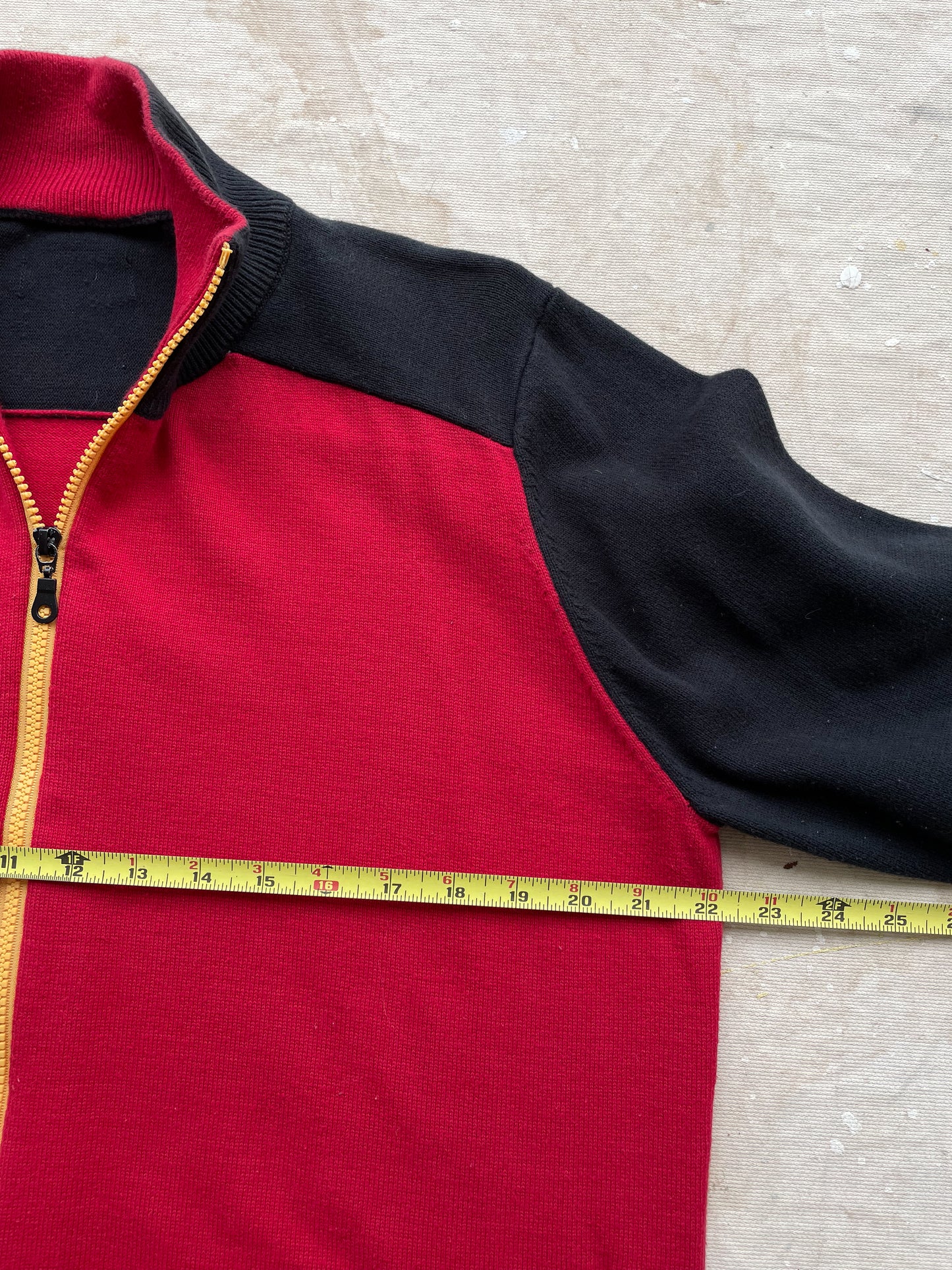 ZIP UP SWEATER—RED/BLACK [M]